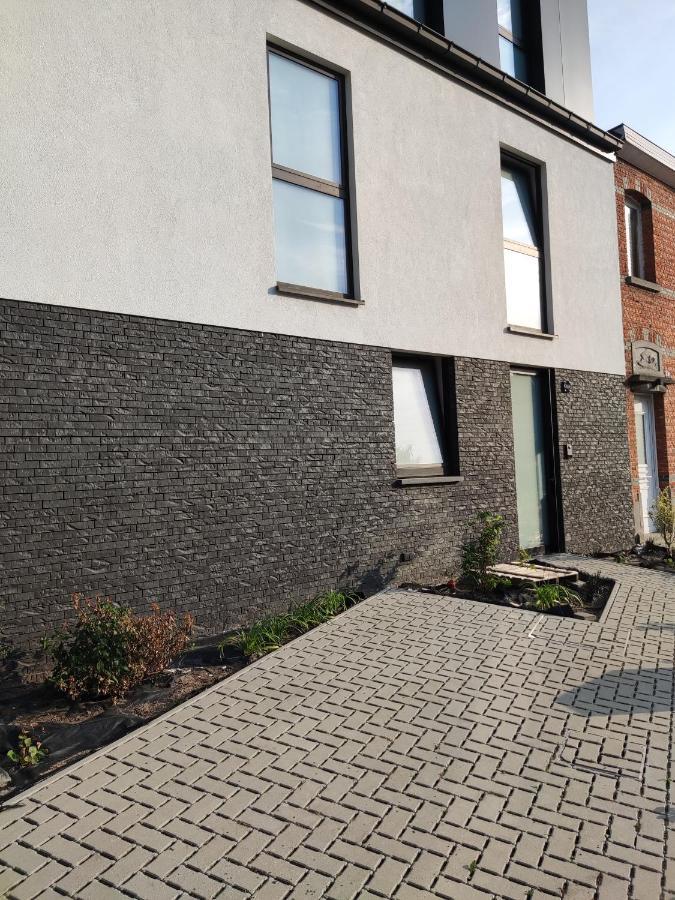Gasthuis Puytvoet Sint-Niklaas Buitenkant foto